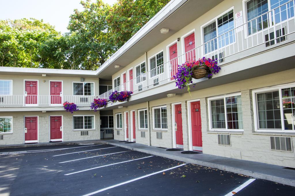 Campus Inn & Suites Eugene Downtown Bagian luar foto