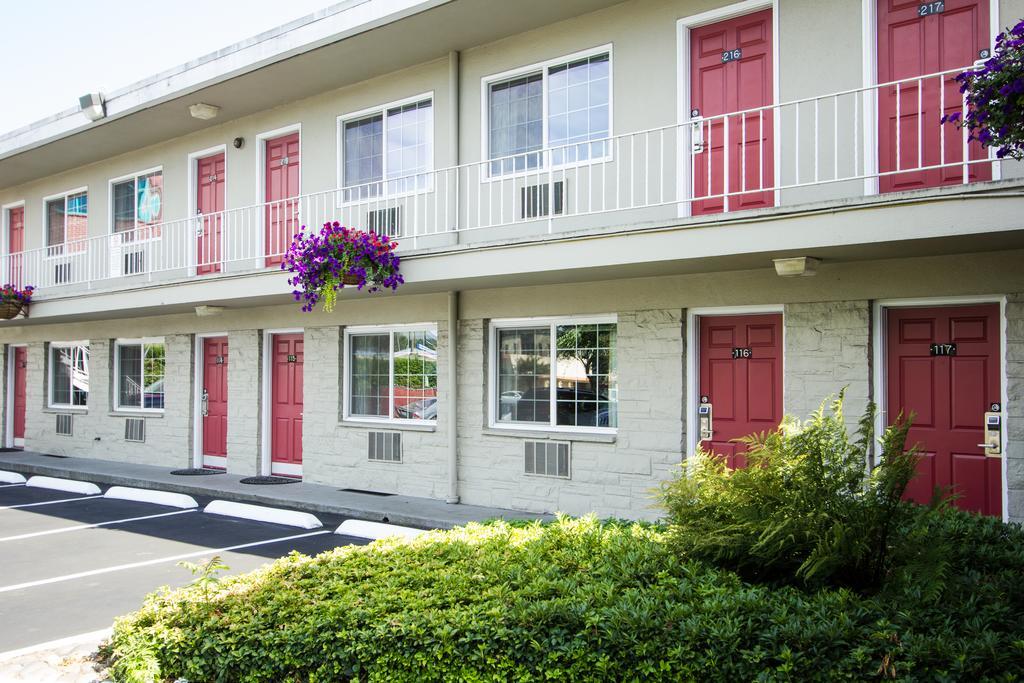 Campus Inn & Suites Eugene Downtown Bagian luar foto